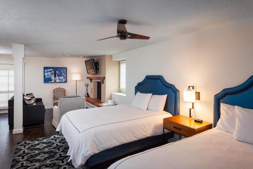 Luxury Junior Suite with Two Double Beds interior